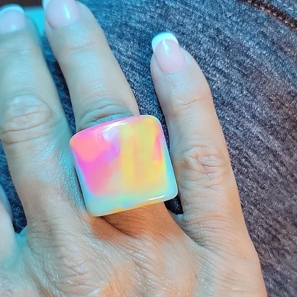 TIE DYE RETRO STATEMENT RING, METAL FREE - Picture 3 of 8